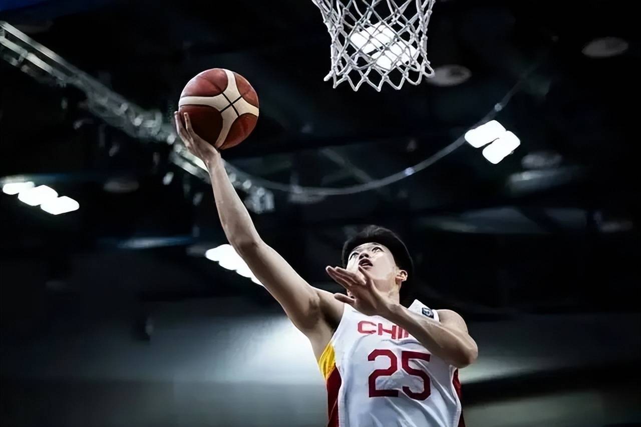 lol-转会期欧篮联传出新动向，上海久事迎来里程碑，管理层表态——震撼外界，更衣室氛围转暖的简单介绍