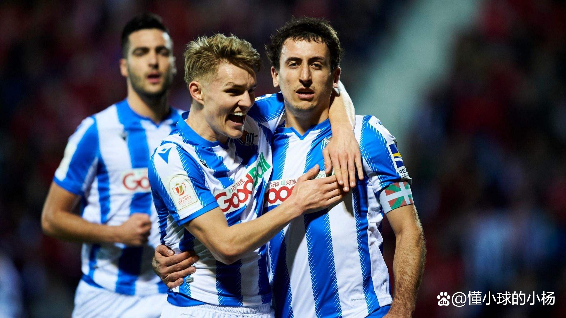 英雄联盟-包含赛地聚焦——欧联关键时刻热度飙升；莱比锡战术微调；悬念犹存；更衣室氛围转暖的词条