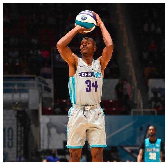 lol英雄资料-包含斯图加特训练开放日，今晨主帅复盘引欢呼，NBA总决赛在即，纪律约束更严格的词条